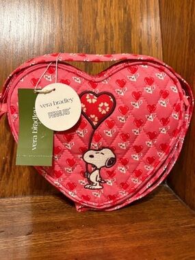 NWT-Vera Bradley x Peanuts-Snoopy-Love is in the Air-Verona Heart Crossbody Bag